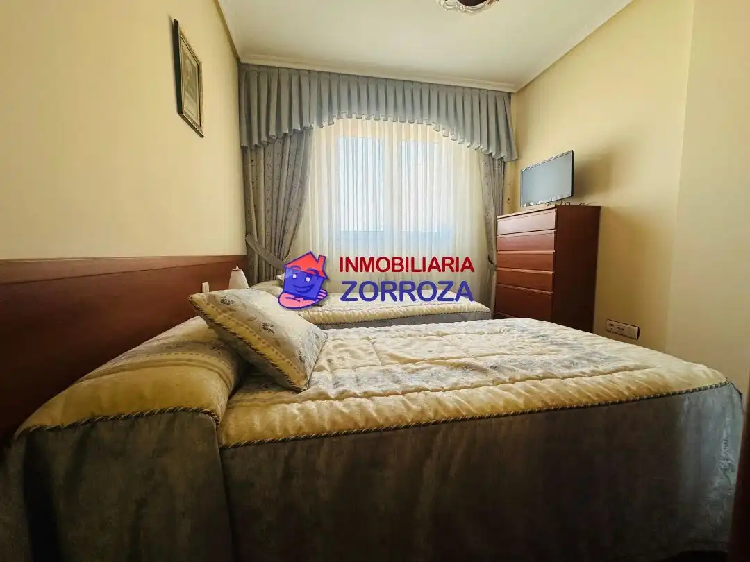 Piso en venta en Calle Los Caserios, Centro