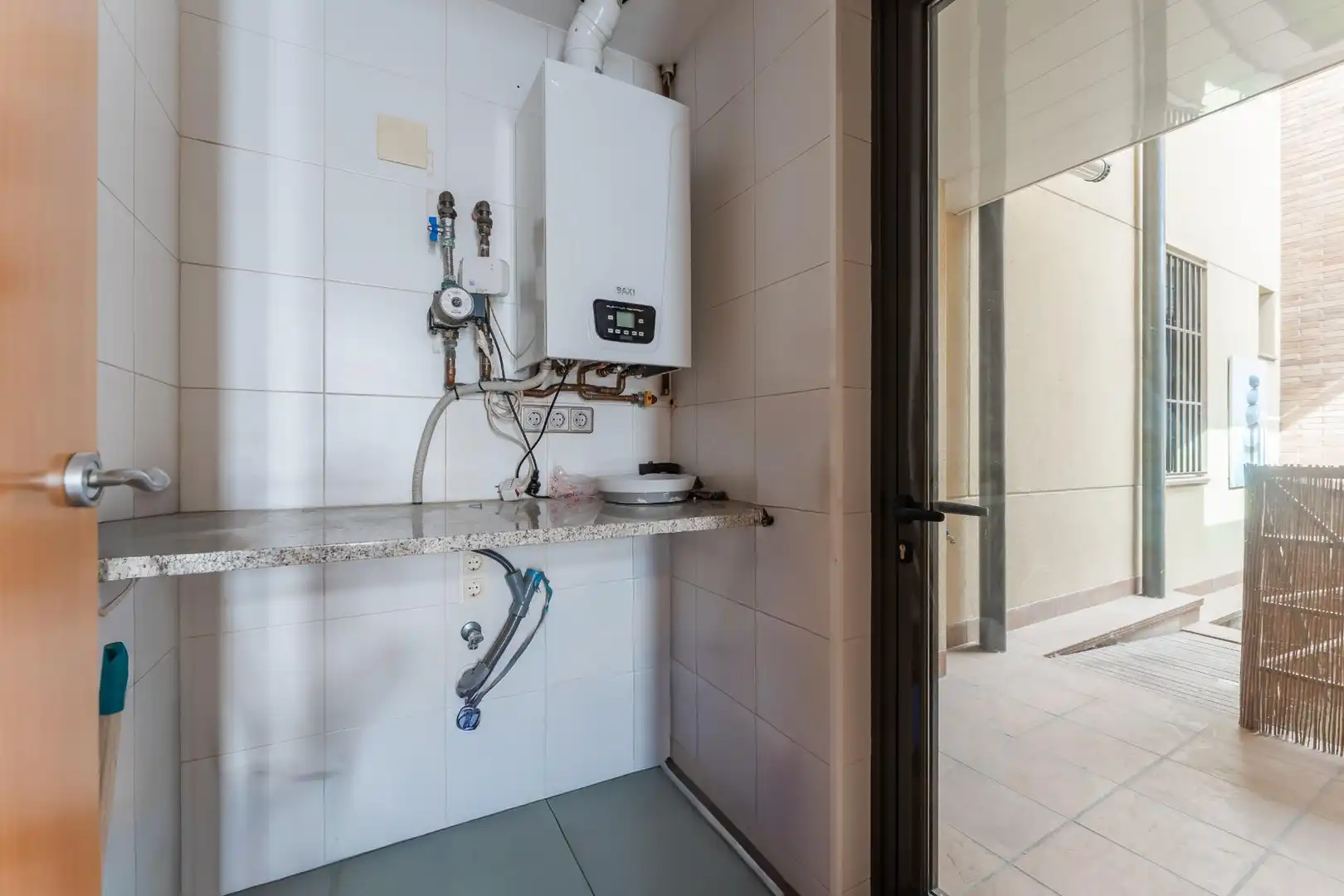 House with garden for sale in Anselm Clave (Calle) 10, imagen 16