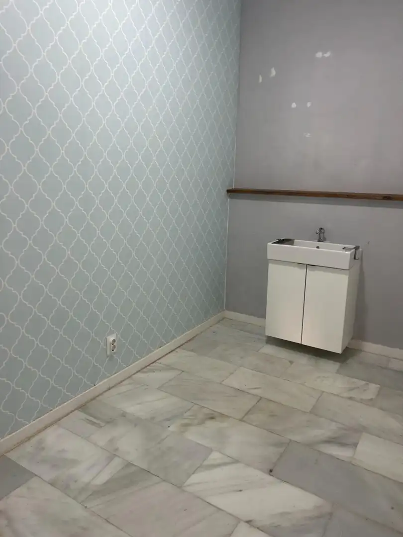 Badezimmer von Geschaftsraum zur Miete in Fuengirola mit Klimaanlage