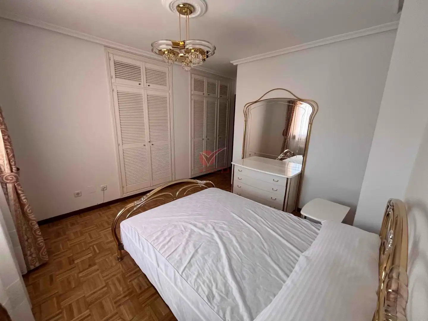 Bedroom of Flat for rent in Cuenca  with Air Conditioner, Heating and Furnished