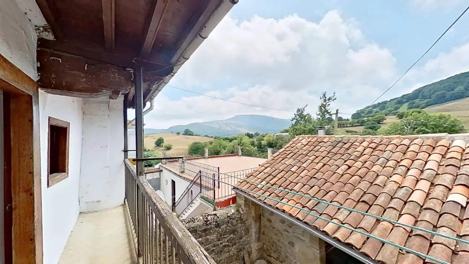 Vista exterior de Casa o xalet en venda en Santiurde de Reinosa amb Calefacció i Terrassa