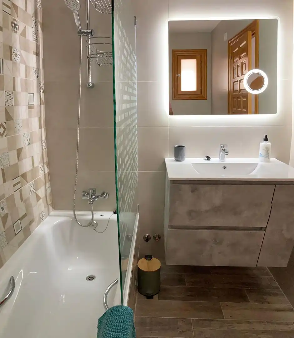 Bany de Casa o xalet de lloguer en El Peral   amb Aire condicionat i Moblat