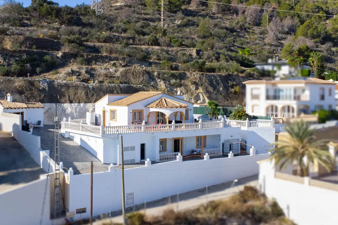 Vista exterior de Casa o chalet en venta en Calpe / Calp con Terraza y Trastero
