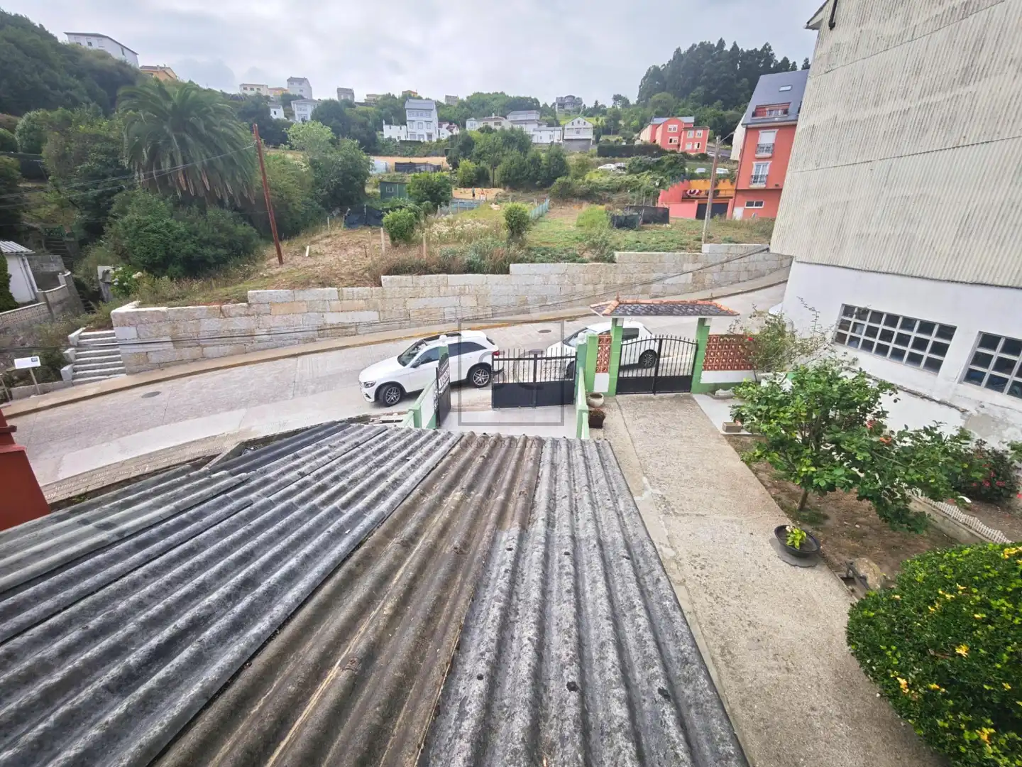 Aparcament de Casa adosada en venda en Mañón amb Moblat i Balcó