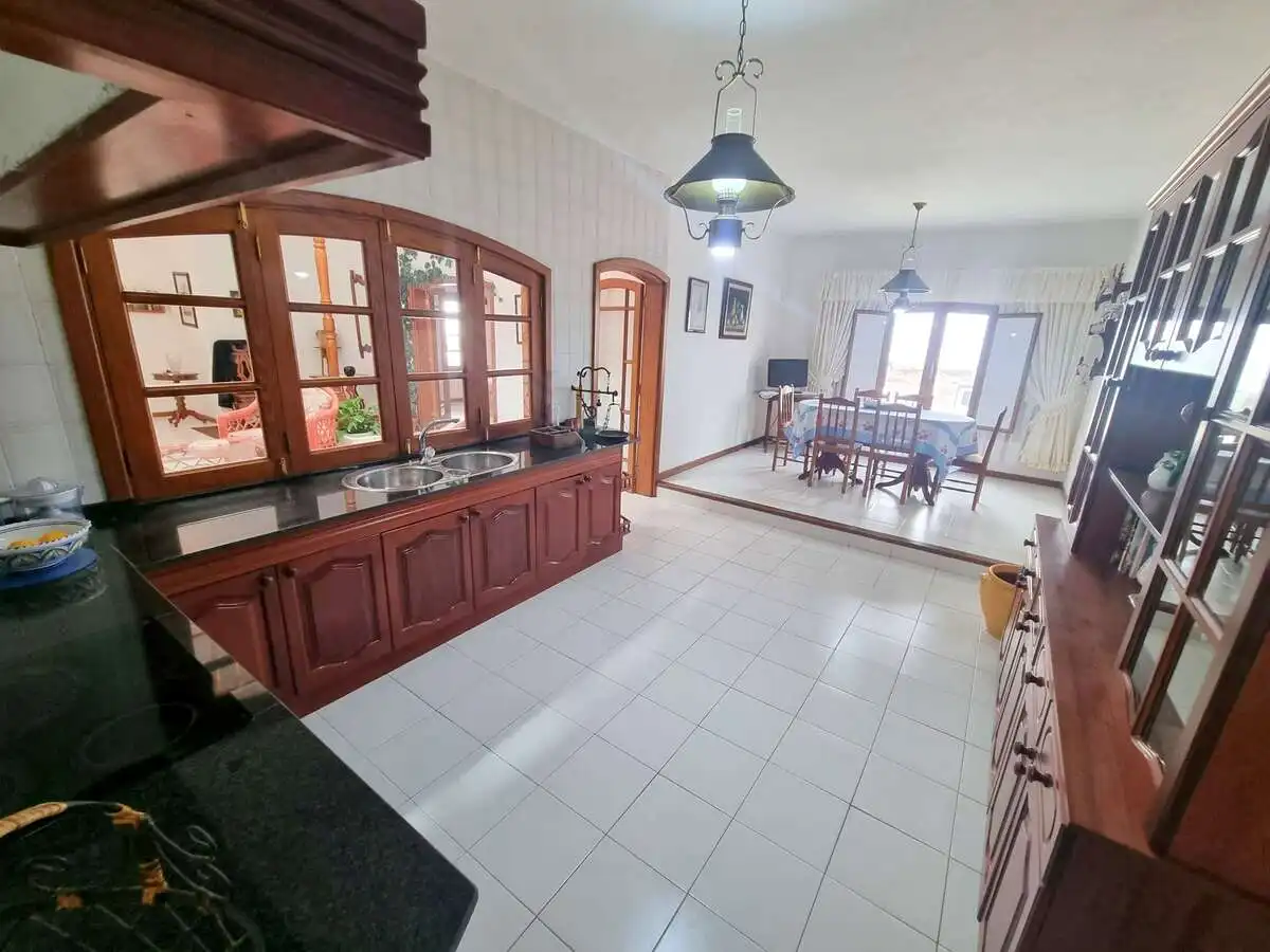 Cocina de Casa o chalet en venta en Tías con Jardín privado, Terraza y Amueblado