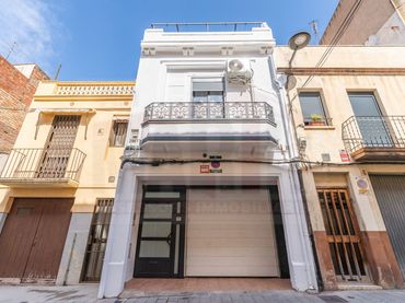 Maison avec balcon à vendre à SANC ROC