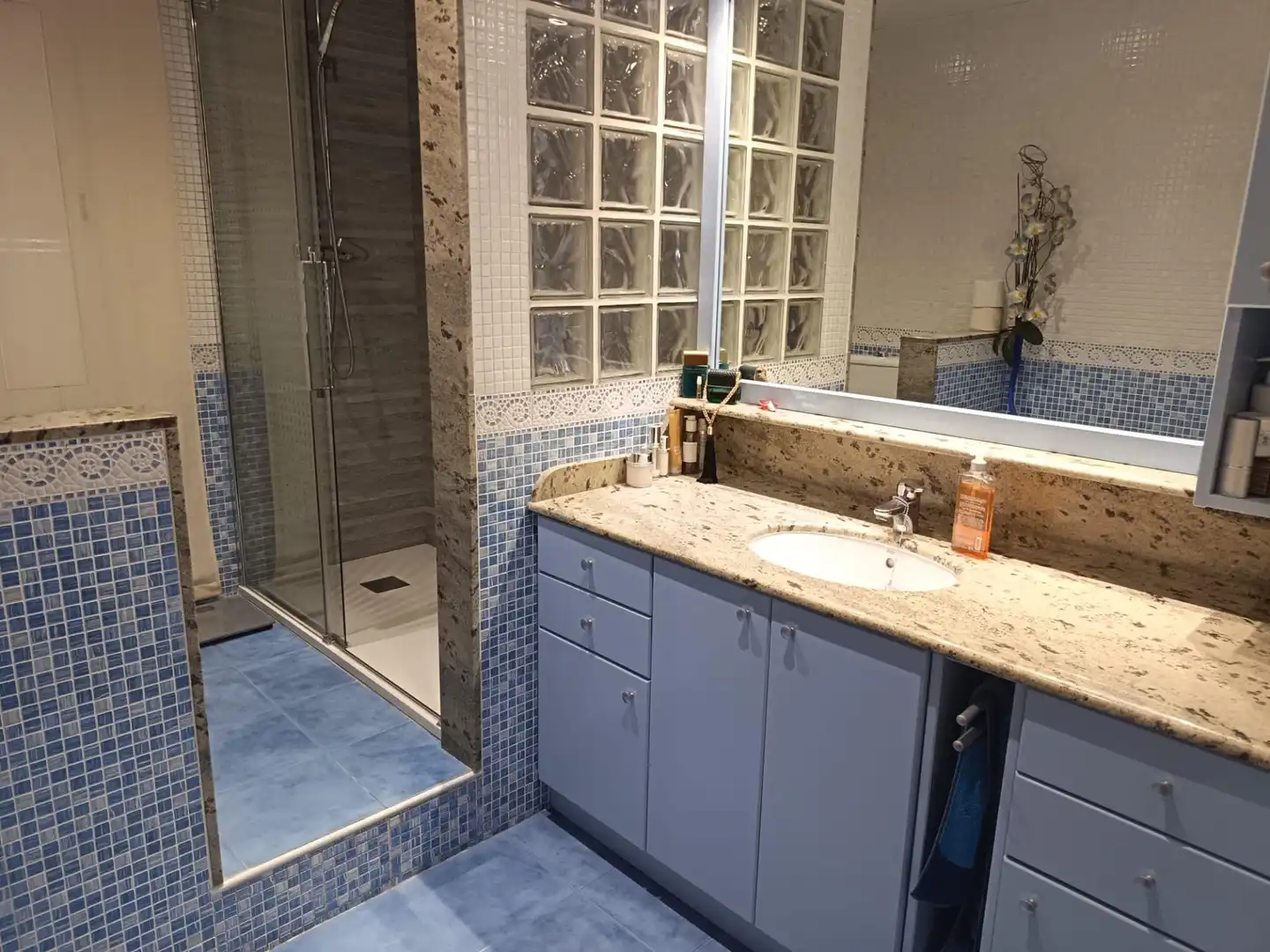Baño de Piso en venta en Sabadell con Balcón
