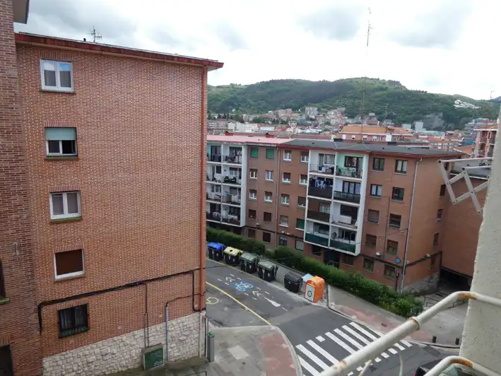 Vista exterior de Pis en venda en Bilbao  amb Moblat