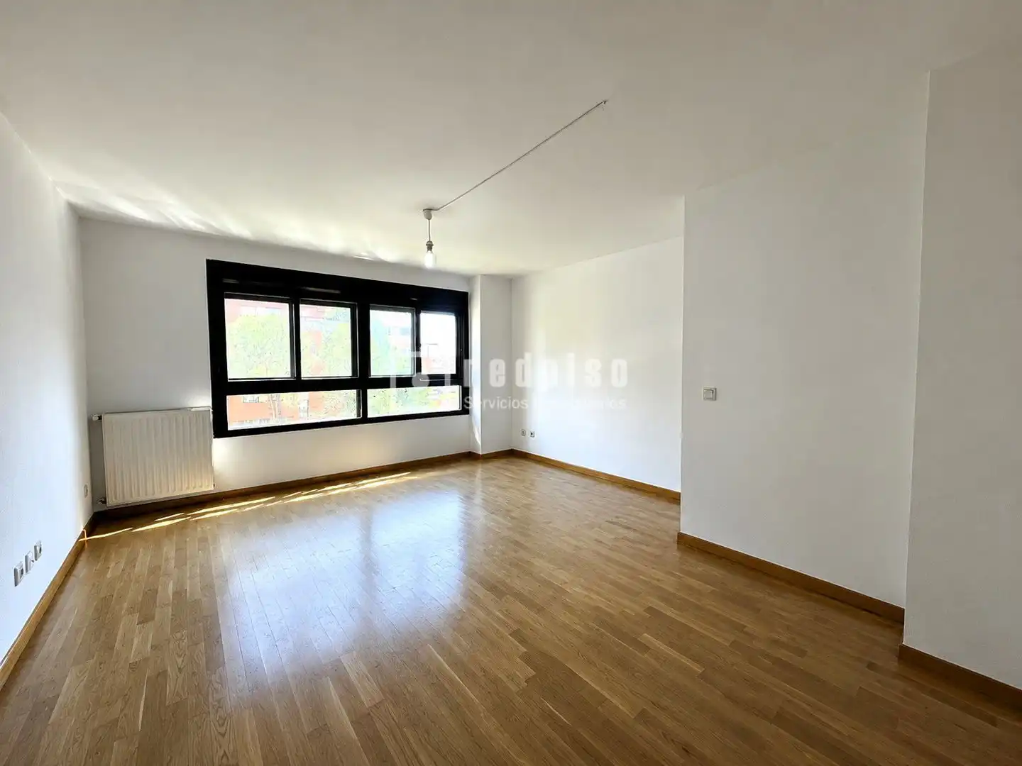 Habitación de Piso de alquiler en Madrid con Aire acondicionado, Calefacción y Jardín privado