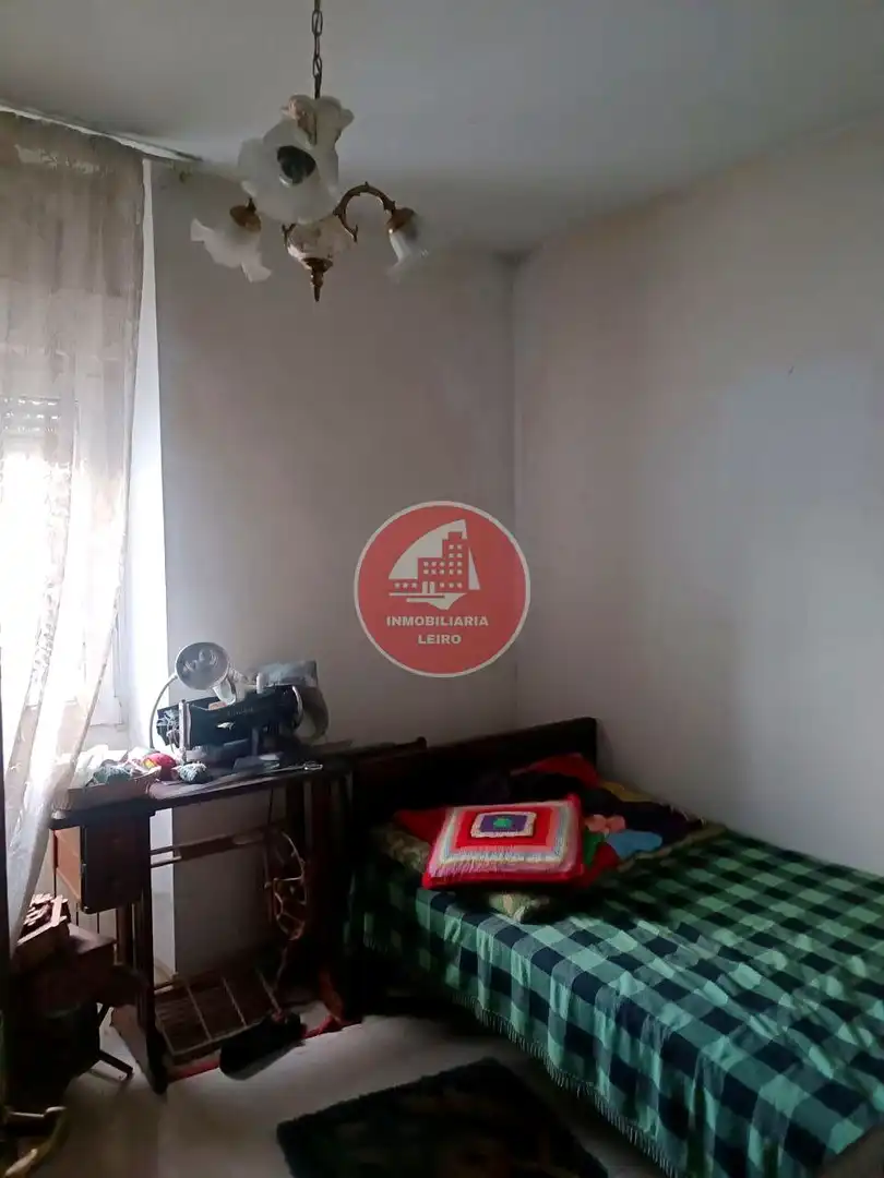 Dormitori de Casa o xalet en venda en Pontevedra Capital  amb Piscina comunitària