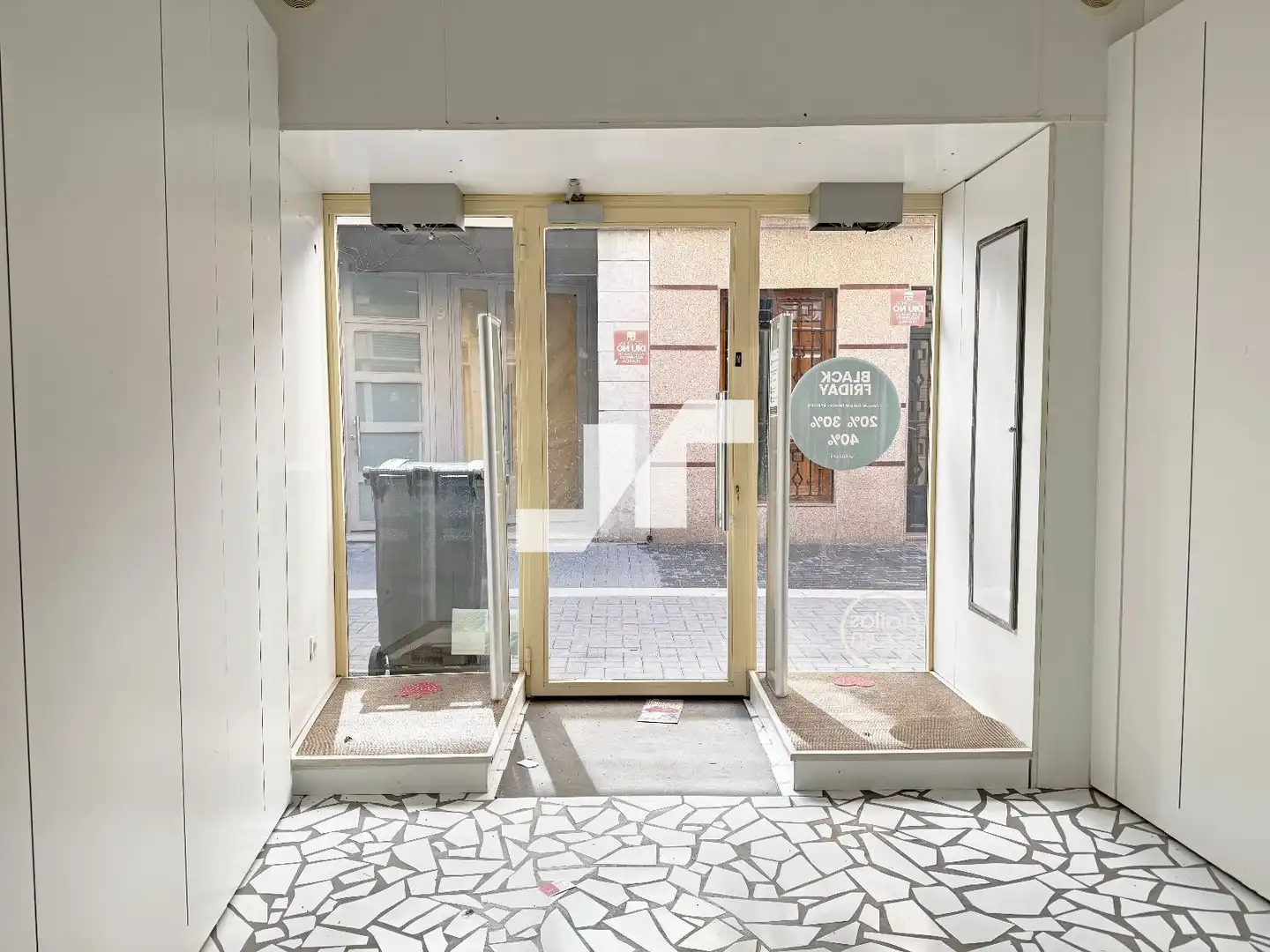Local comercial de lloguer a La Sang, imagen 2
