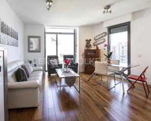 Sala d'estar de Apartament en venda en  Madrid Capital