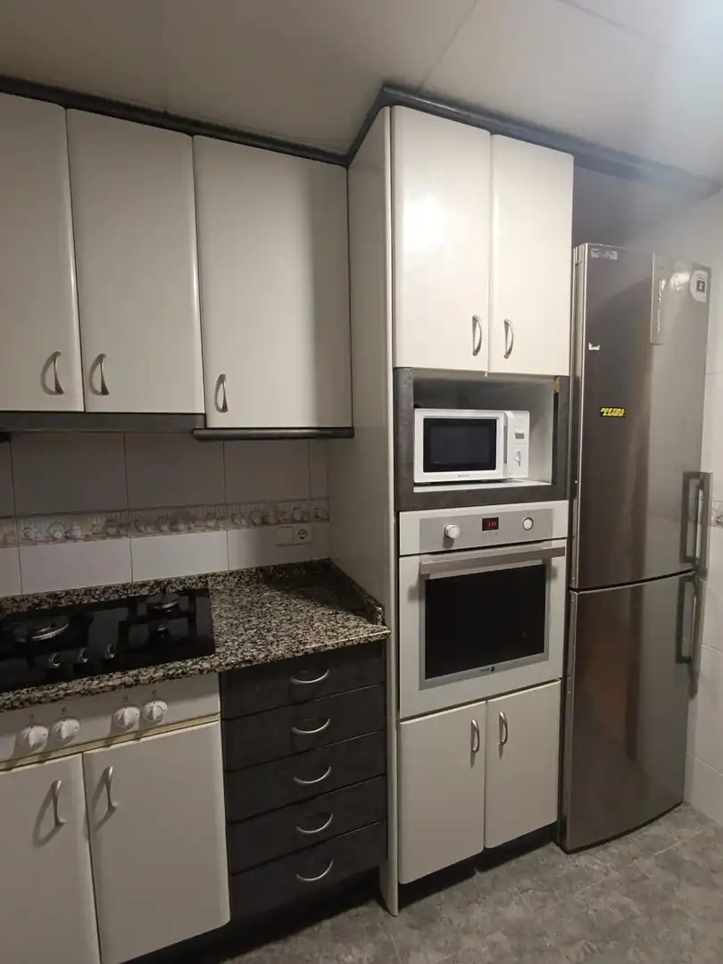 Cocina de Piso de alquiler en Mollet del Vallès con Calefacción, Parquet y Amueblado