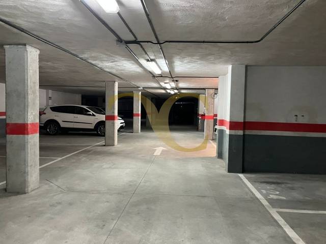 Garaje en Alquiler en Avenida de la Concepcion en Llanes pueblo