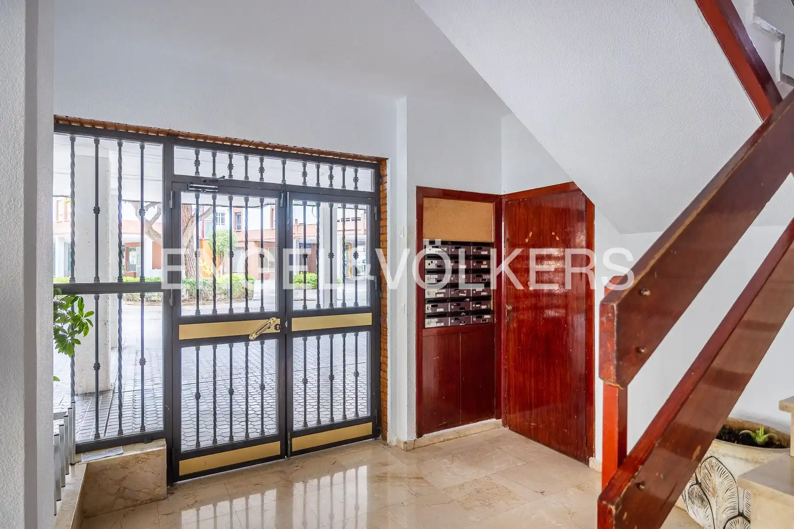 Flat for sale in Sevilla  with Heating, Swimming Pool and Balcony