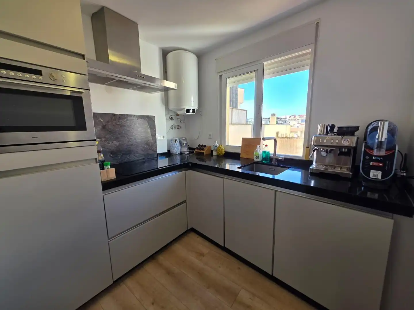 Cocina de Apartamento de alquiler en Águilas con Aire acondicionado, Terraza y Amueblado