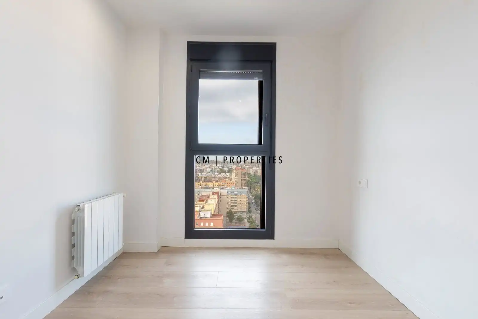 Schlafzimmer von Wohnung zur Miete in Valencia mit Klimaanlage, Heizung und Terrasse