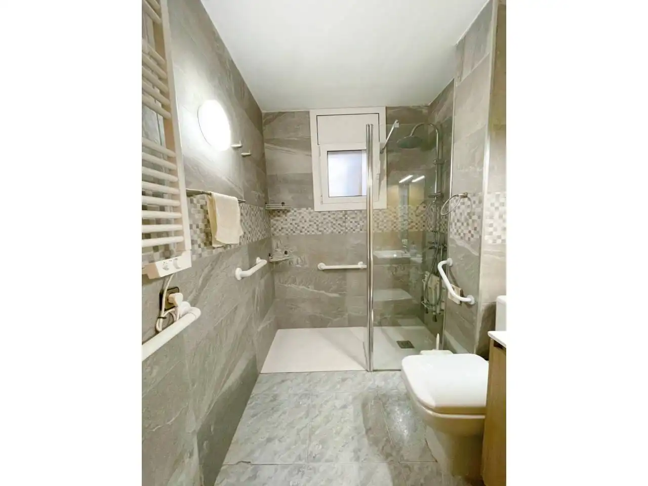 Baño de Piso en venta en Cerdanyola del Vallès con Calefacción, Parquet y Balcón