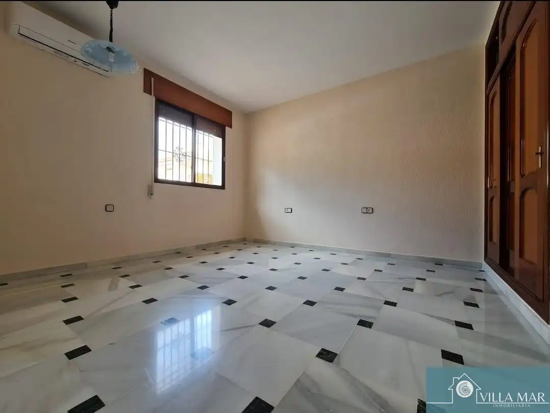 Dormitori de Casa o xalet en venda en Rota amb Piscina