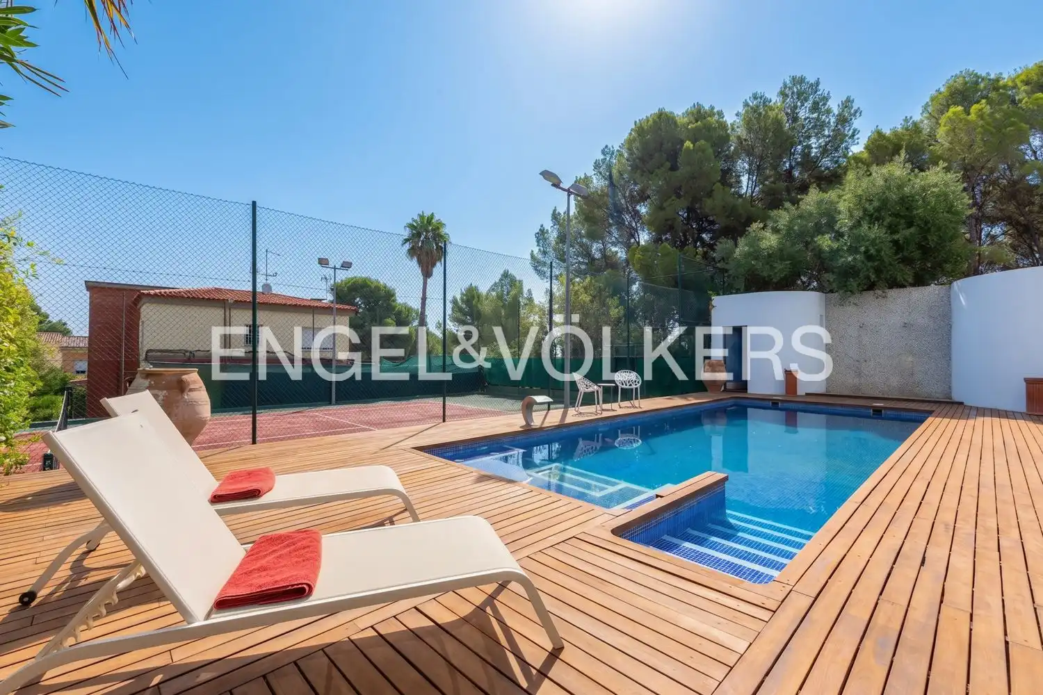 Piscina de Casa o xalet de lloguer en Chiva amb Aire condicionat, Calefacció i Jardí privat