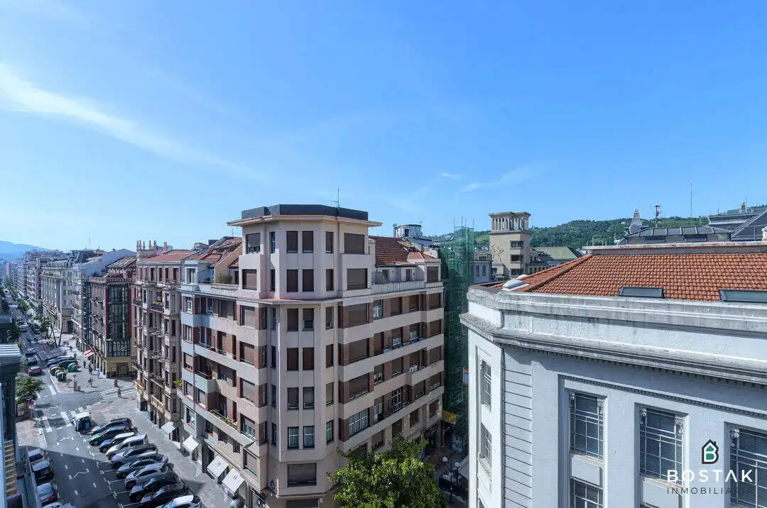 Vista exterior de Piso de alquiler en Bilbao  con Calefacción y Terraza