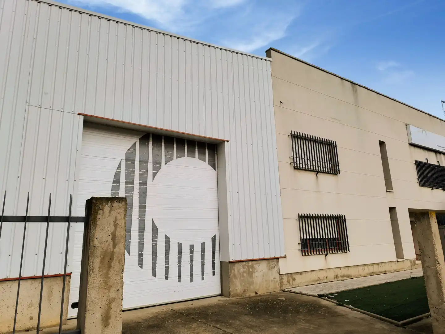 Exterior view of Industrial buildings for sale in Palencia  with Heating and Alarm
