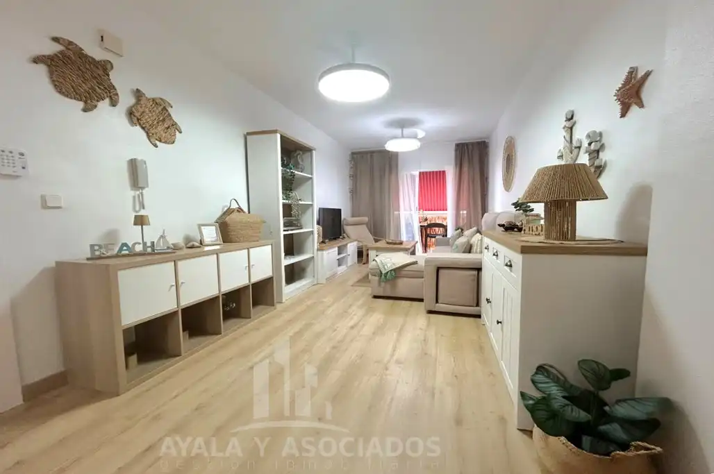 Sala d'estar de Pis en venda en Cartagena amb Parquet, Traster i Moblat