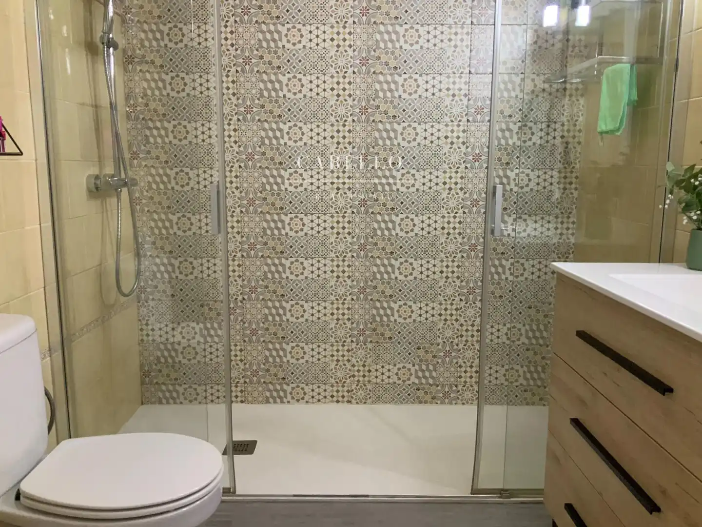 Bathroom of Houses for sale in Terrassa  with Air Conditioner, Heating and Parquet flooring