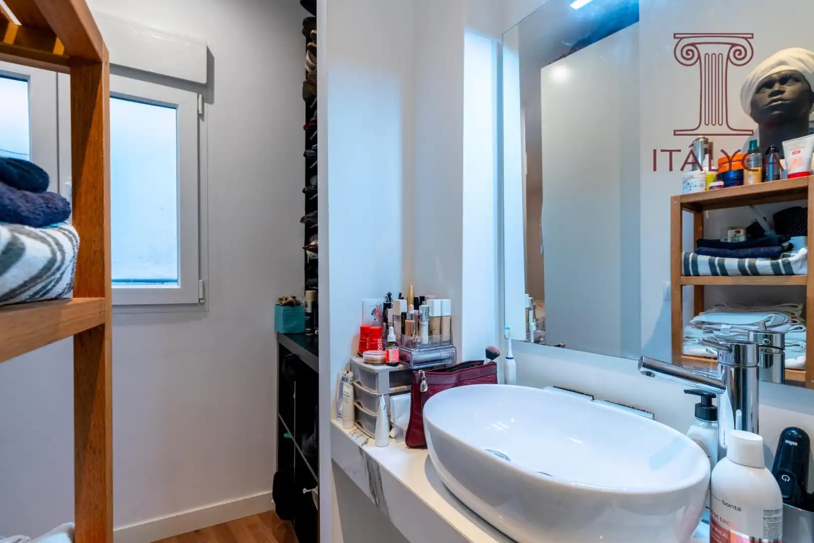 Bathroom of Flat for sale in Sevilla  with Air Conditioner, Heating and Terrace