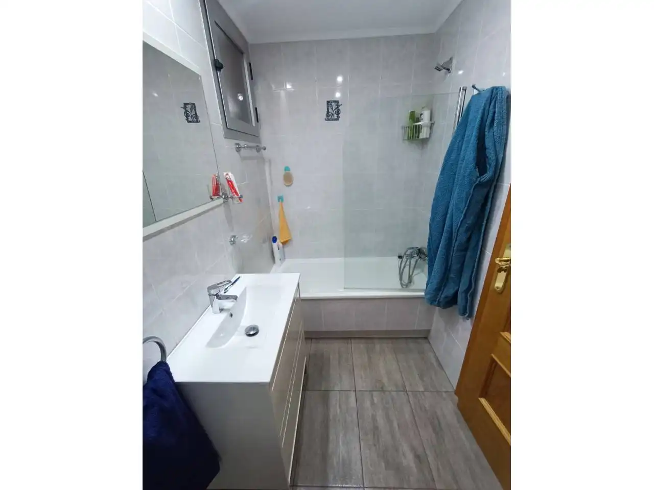 Bathroom of Flat for rent in Fuenlabrada  with Air Conditioner, Heating and Parquet flooring