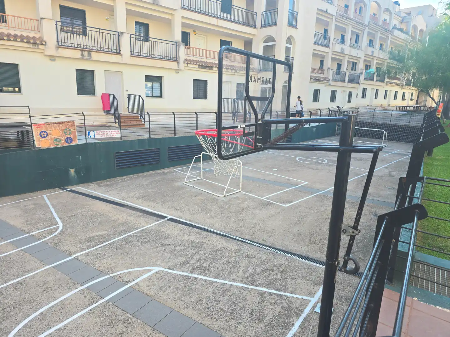 Parkplatz von Wohnungen zum Verkauf in Mont-roig del Camp mit Klimaanlage, Terrasse und Abstellraum