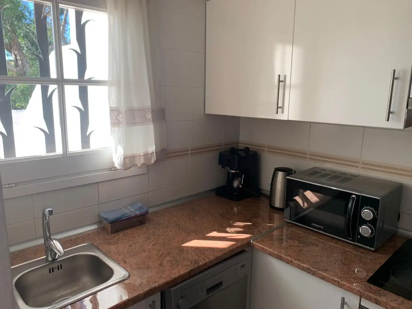 Cuina de Casa o xalet en venda en Roses amb Aire condicionat, Calefacció i Jardí privat