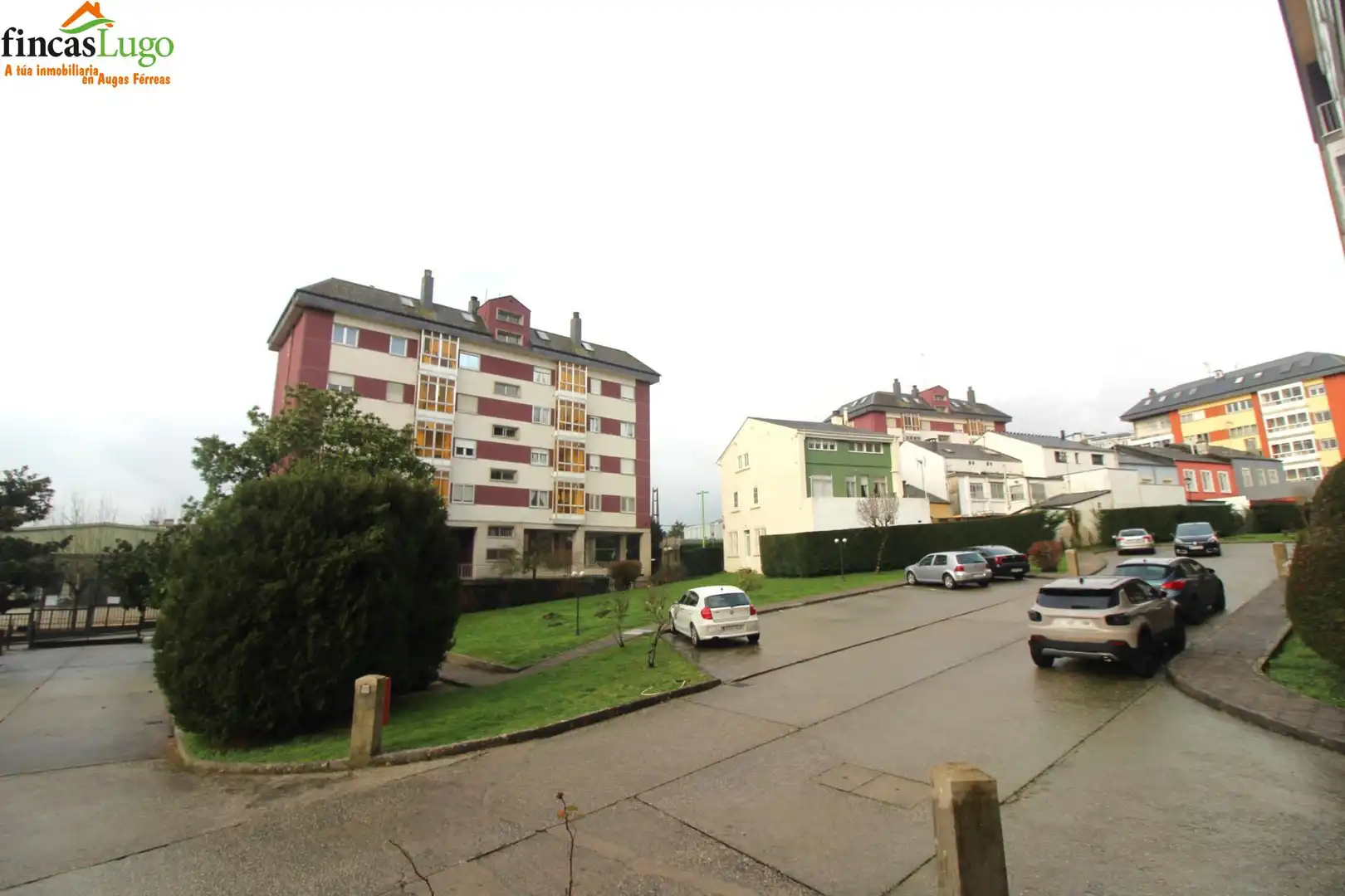 Vista exterior de Pis en venda en Lugo amb Calefacció, Parquet i Traster