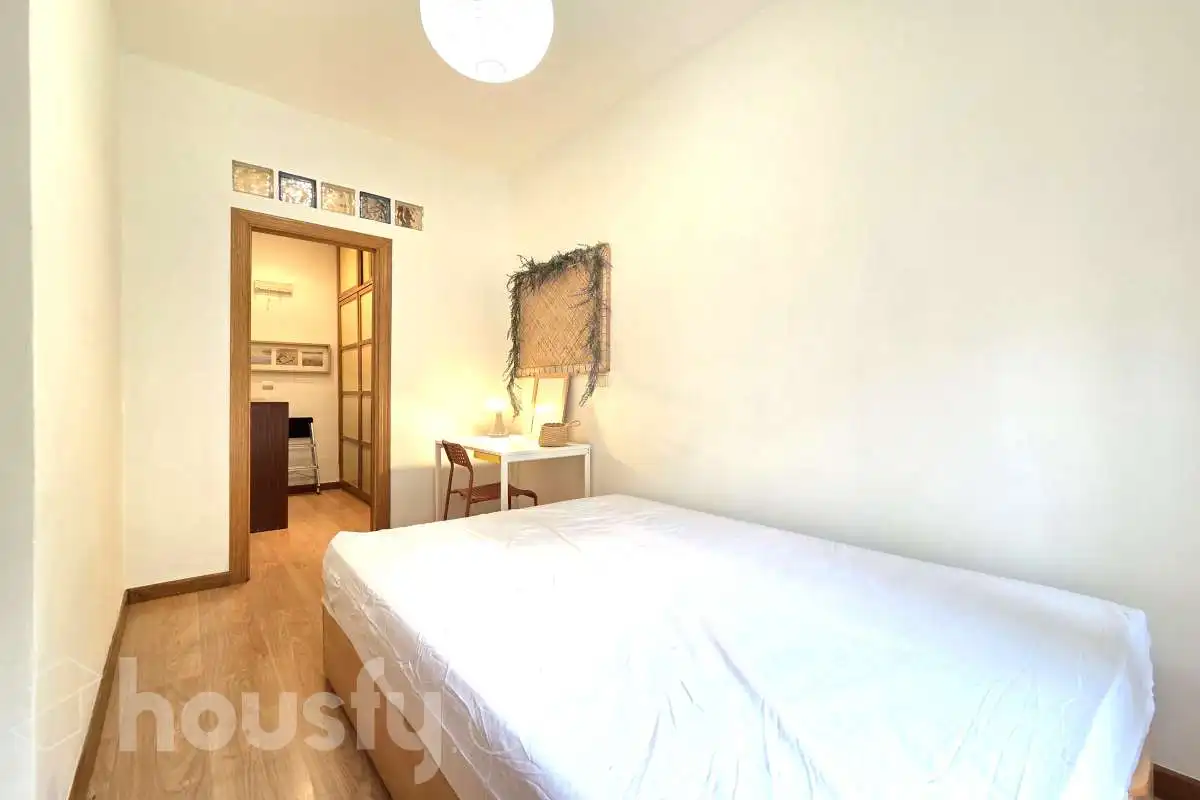 Schlafzimmer von Wohnung zur Miete in Arganzuela