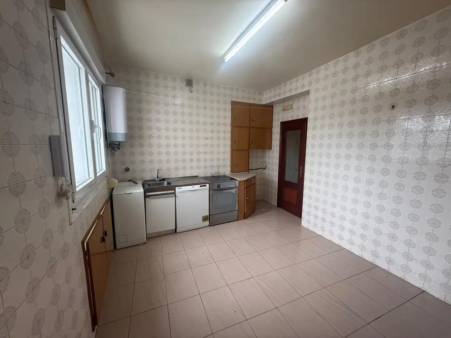 Kitchen of Flat for sale in Oviedo   with Heating, Parquet flooring and Terrace
