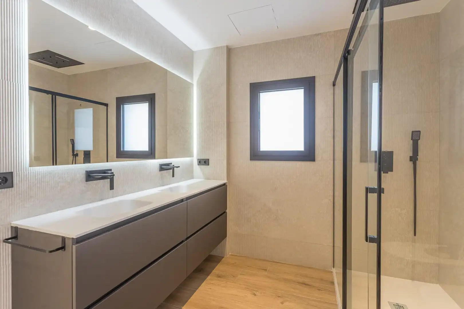 Baño de Casa o chalet de alquiler en Sant Esteve Sesrovires con Calefacción, Jardín privado y Parquet