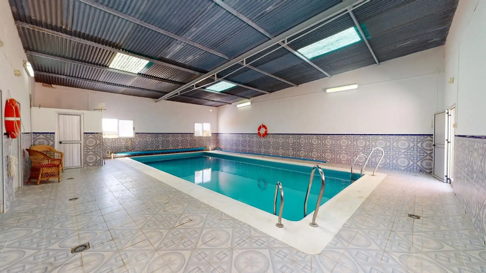 Schwimmbecken von Country house zum Verkauf in Villanueva del Río y Minas mit Klimaanlage, Abstellraum und Schwimmbad
