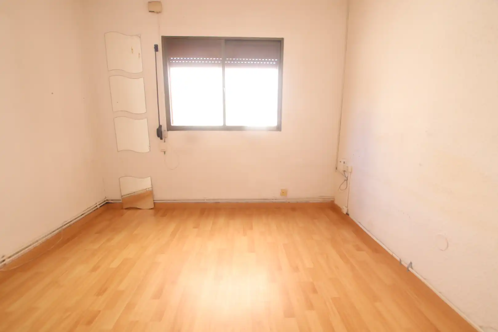 Bedroom of Flat for sale in L'Hospitalet de Llobregat  with Air Conditioner, Heating and Parquet flooring