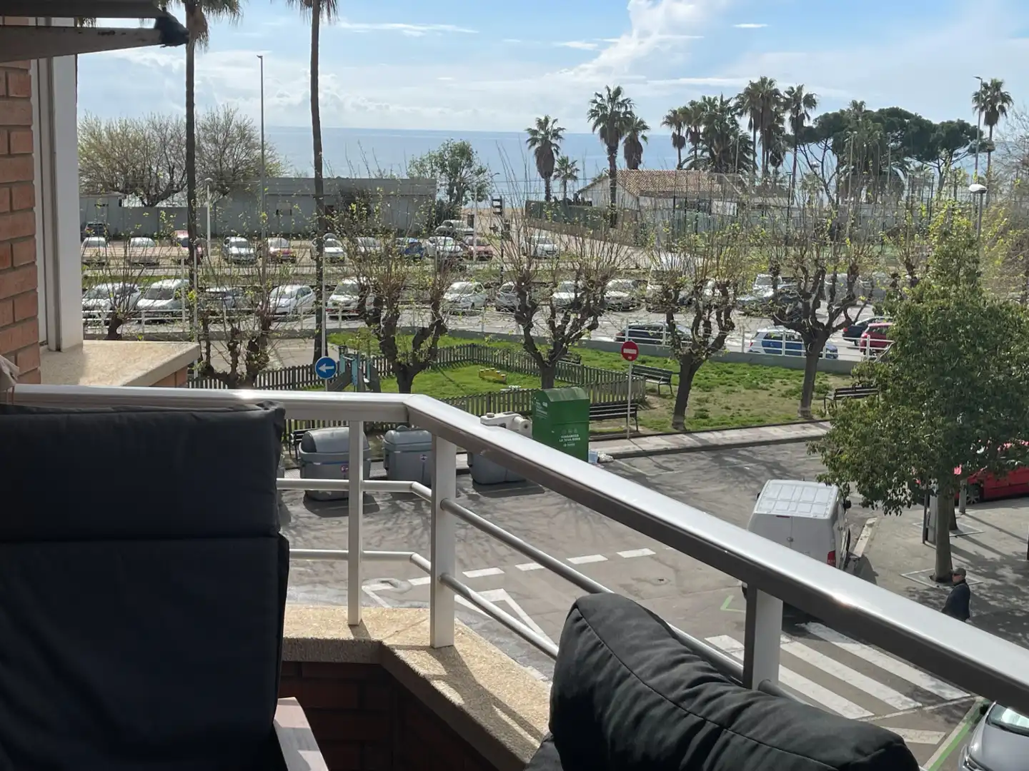 Vista exterior de Piso en venta en Pineda de Mar con Calefacción, Amueblado y Horno