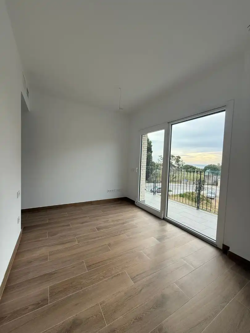Habitación de Piso de alquiler en Cabrera de Mar con Aire acondicionado y Balcón