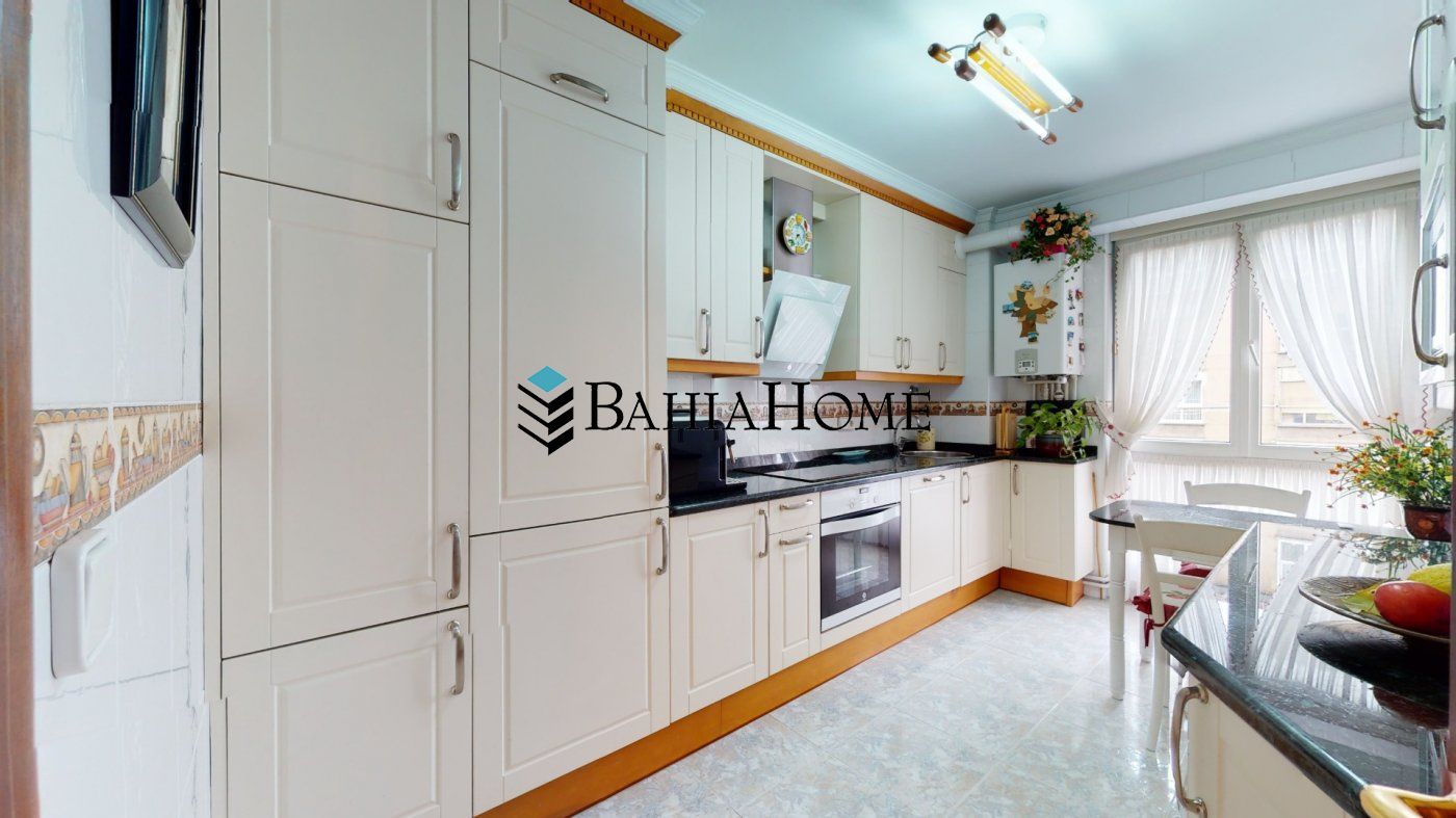 Kitchen of Flat for sale in Santander  with Heating