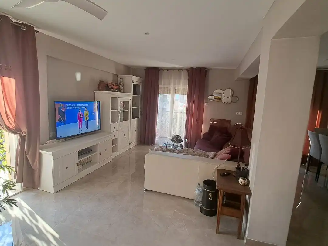 Piso con ascensor en venta en Calle Jaime María Buch 2, imagen 6