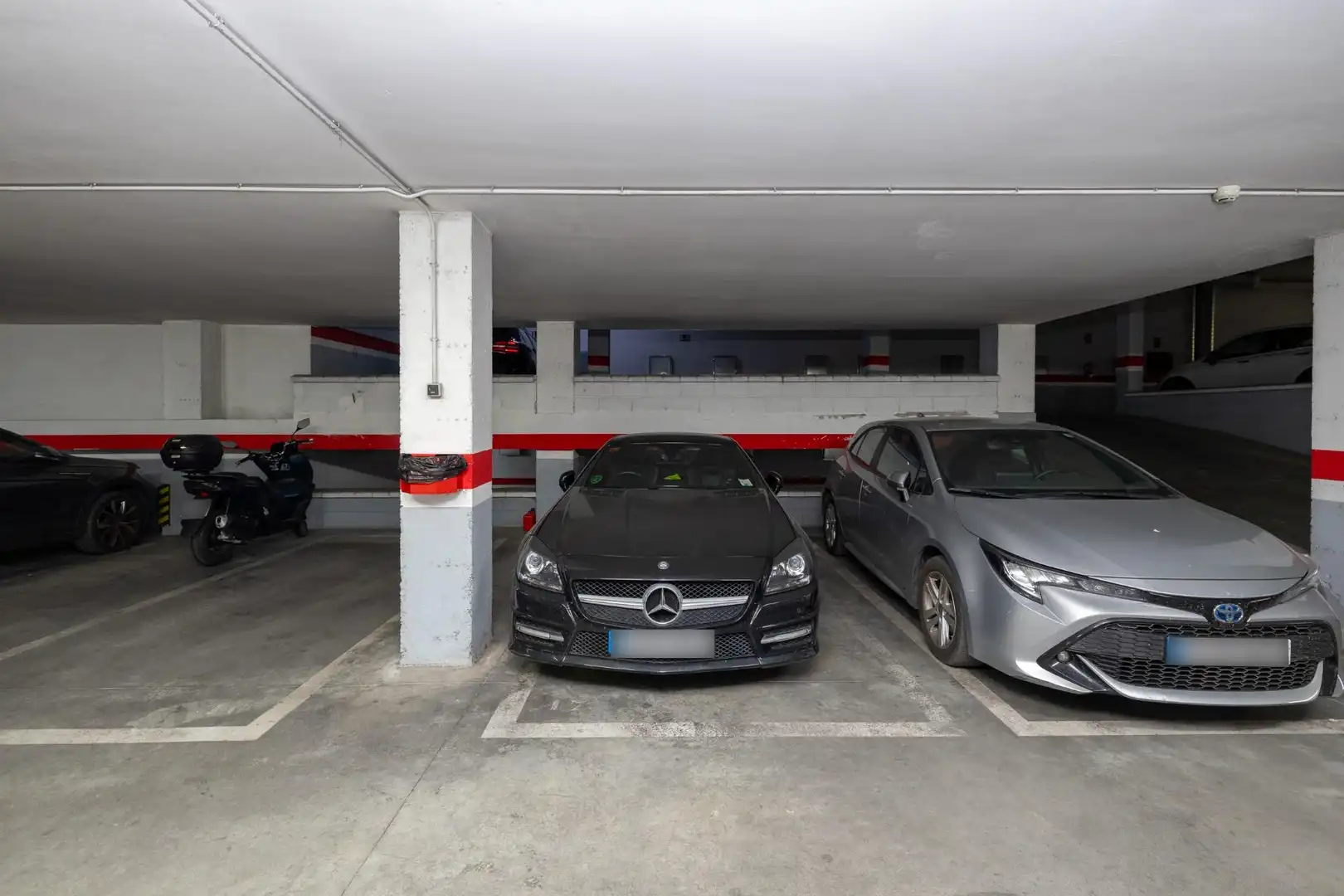 Parking de Piso en venta en Granada con Calefacción, Terraza y Trastero