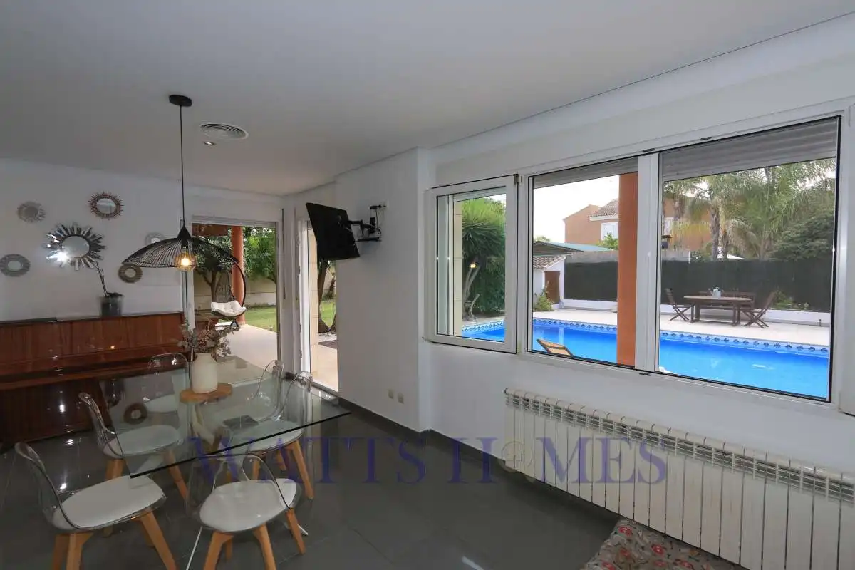 Vista exterior de Casa o chalet en venta en L'Eliana