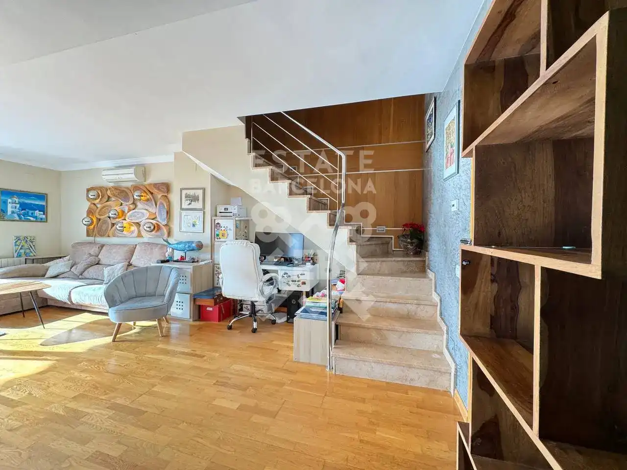 Maisonette zum Verkauf in Sitges mit Klimaanlage, Heizung und Privatgarten