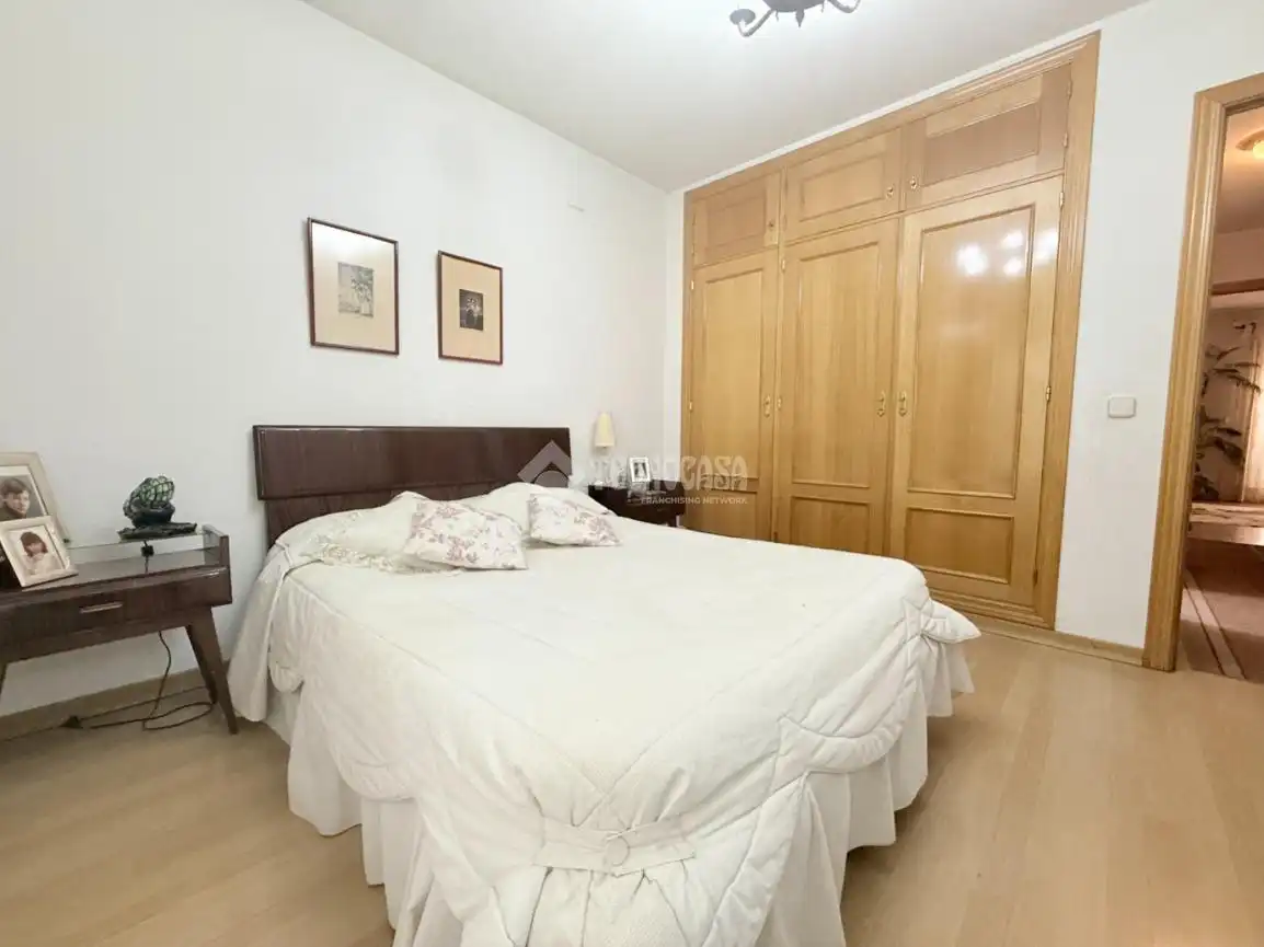 Casa aparellada en venda a Alovera, imagen 23