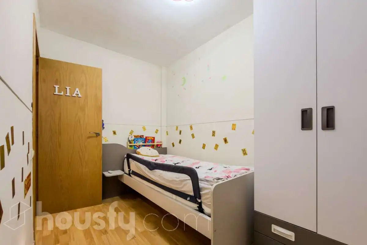 Bedroom of Flat for sale in Barcelona  with Air Conditioner, Parquet flooring and Terrace