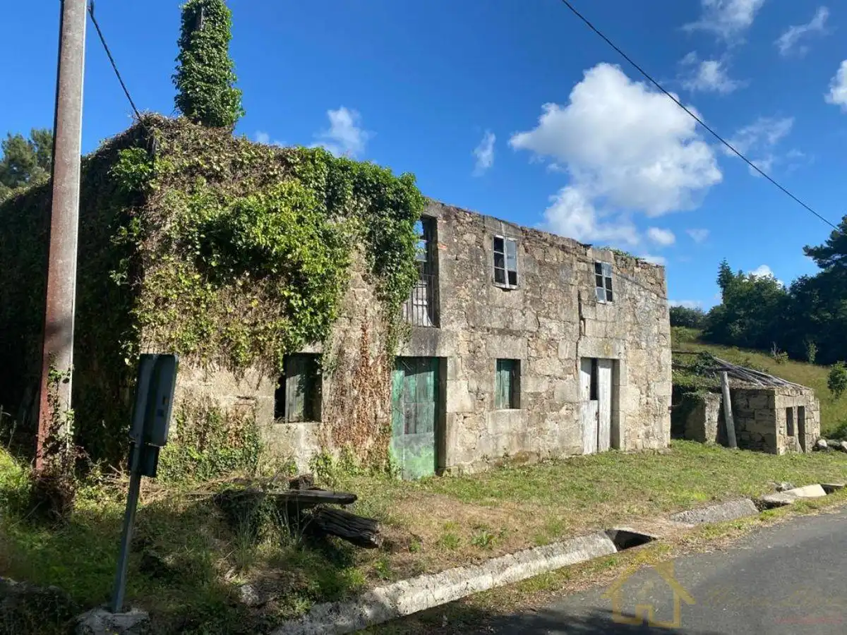 Casa rústica en venda a Friol