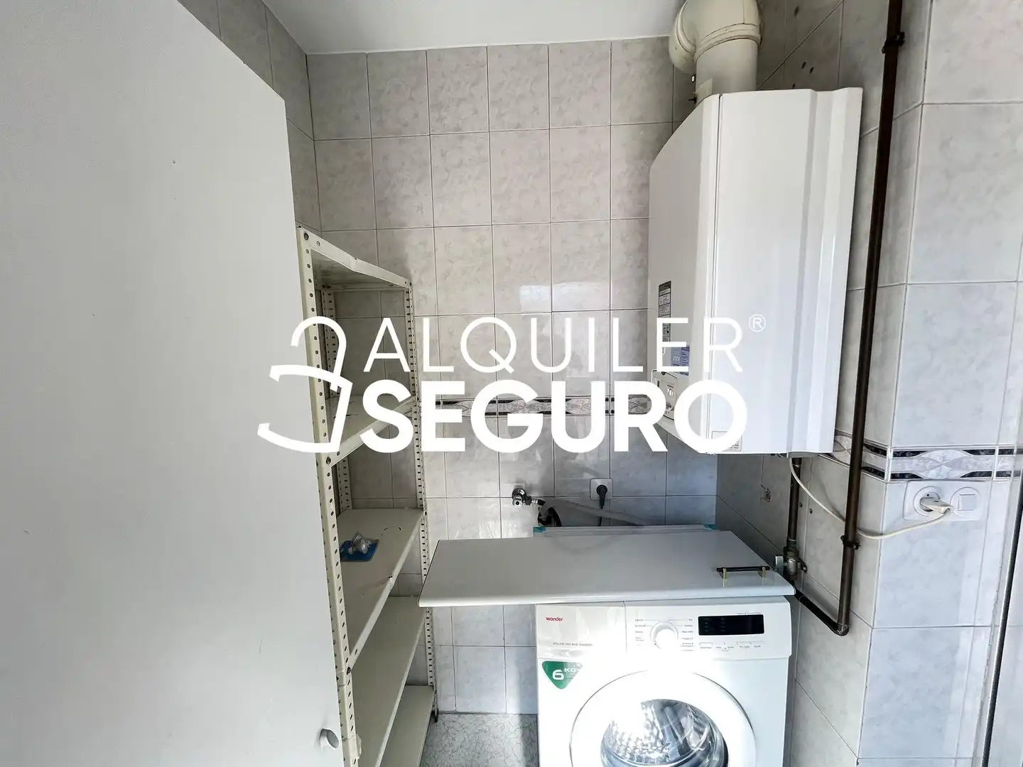 Kitchen of Flat for rent in Madrid  with Air Conditioner, Heating and Terrace