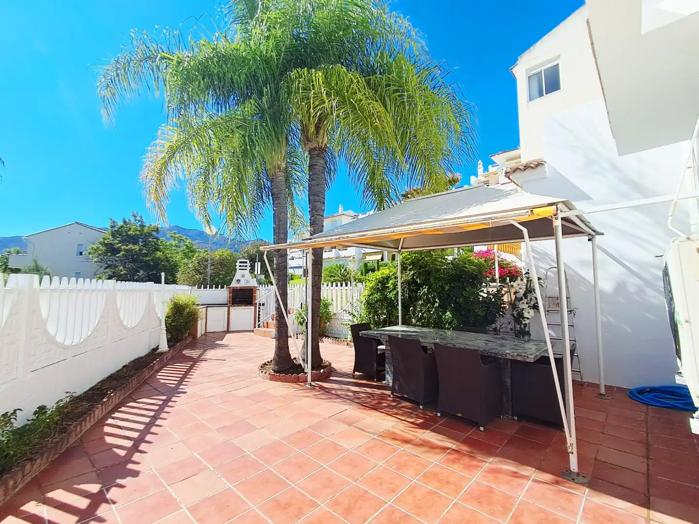 Terrassa de Casa adosada en venda en Benalmádena amb Aire condicionat, Calefacció i Jardí privat
